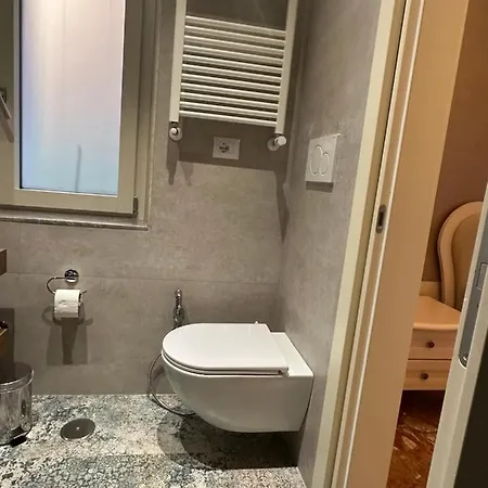 بيت ضيافة Comforthouse Lavilla 3*