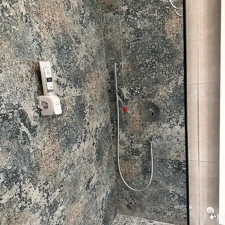 Comforthouse Lavilla بيت ضيافة لاديسْبولِ